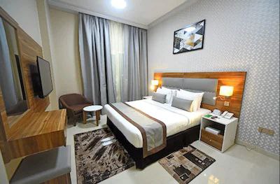 photo_5850693374070343871_x