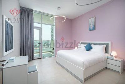 photo_5850693374070343994_x