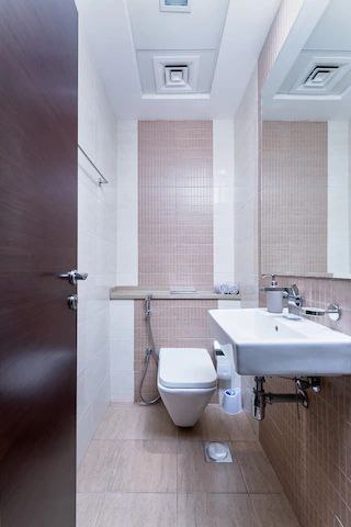 Beautiful 1BR apartment with sunset view. All Bills Included.