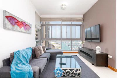 Luxurious 2 BHK Apartment in Dubai Marina | Stunning Waterfront Views!