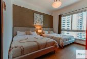 Dubai Marina Delight: Spacious Retreat for Groups