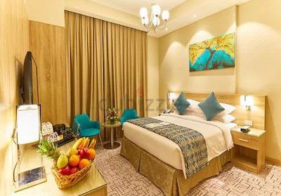 photo_5850693374070344109_x