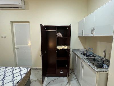 Deluxe Furnished Studio rooms with attached washroom near union metro