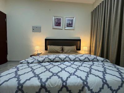 Deluxe Furnished Studio rooms with attached washroom near union metro