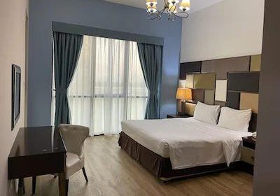 photo_5850693374070344337_x-1