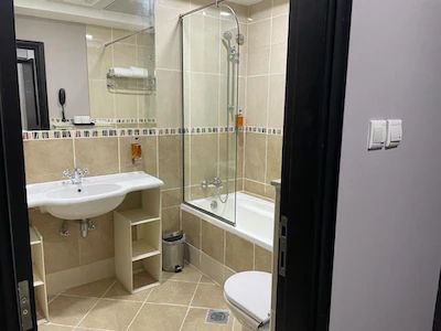 BEST RATE FOR HUGE TWO BEDROOM APARTMENT