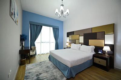 photo_5850693374070344395_x