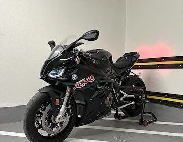 photo_5857133823559582538_x