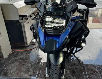 photo_5857133823559582547_x