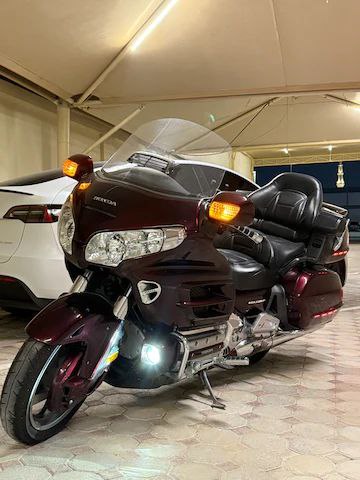 Gold wing big screen very clean