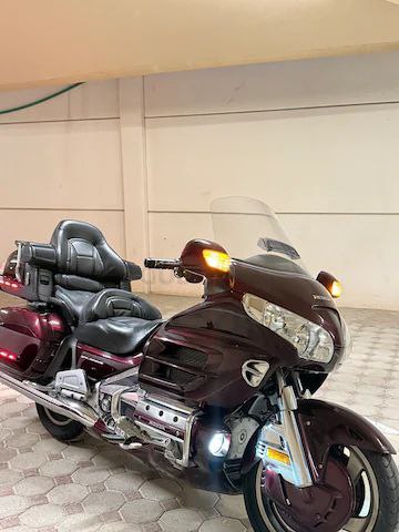 Gold wing big screen very clean