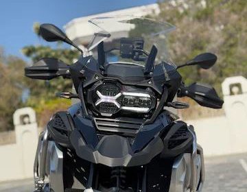 photo_5857133823559582636_x