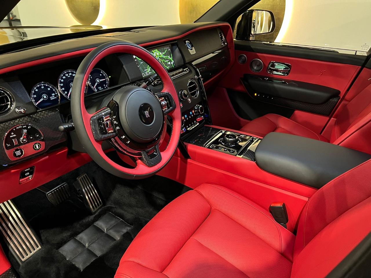 Rolls-Royce Cullinan 2024 – Full Option | UK Spec | Only 7,000 km | AED 1,970,000