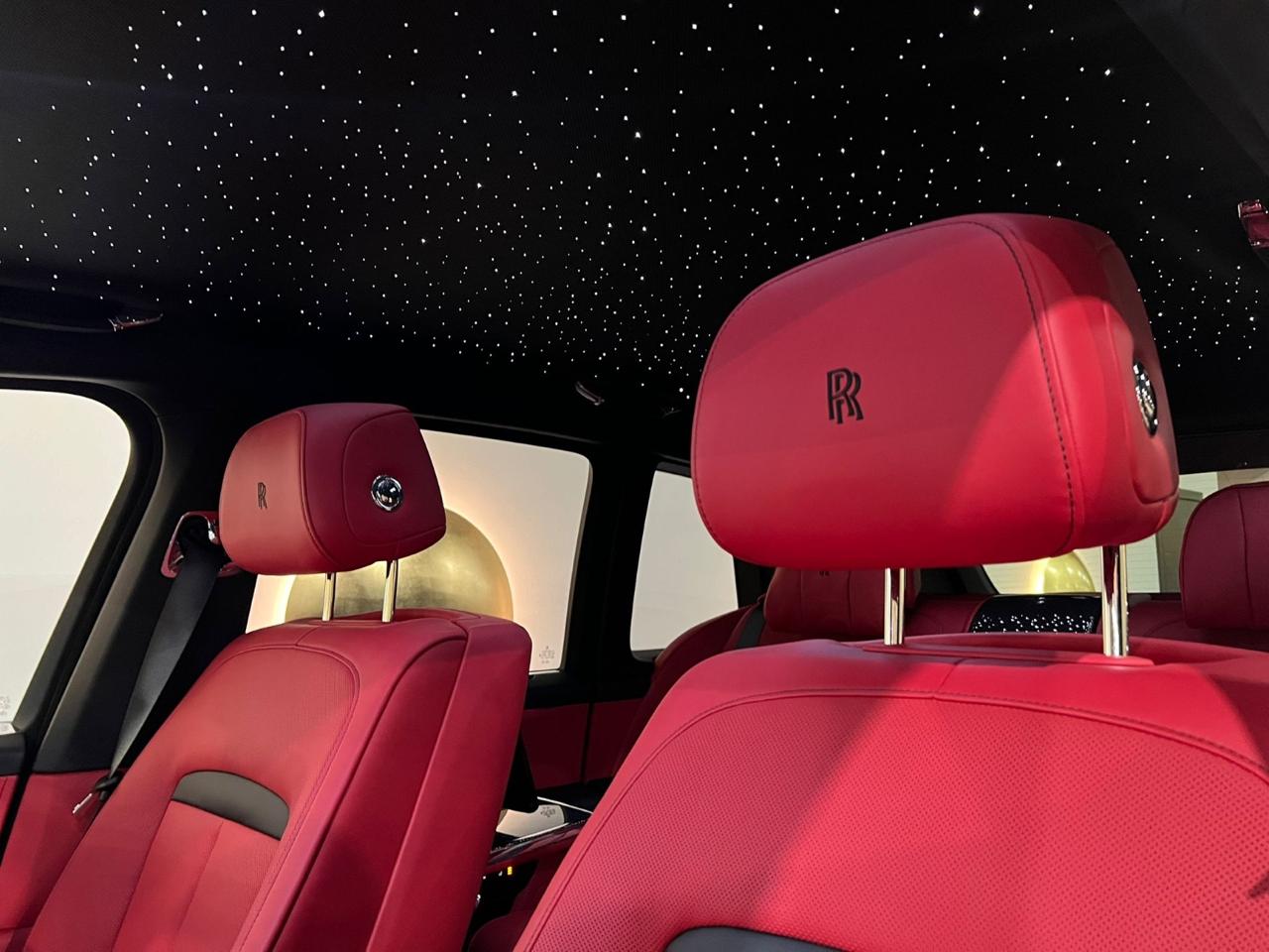 Rolls-Royce Cullinan 2024 – Full Option | UK Spec | Only 7,000 km | AED 1,970,000