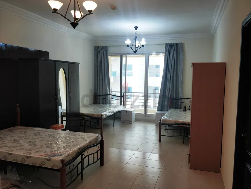 We are looking for male flat mate to share 1 BHK apartment.