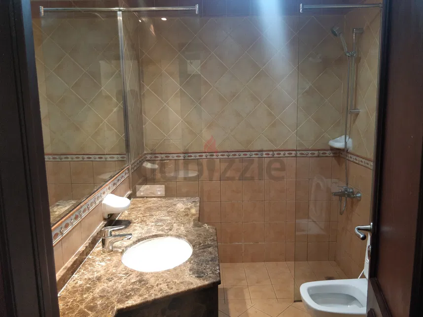 We are looking for male flat mate to share 1 BHK apartment.