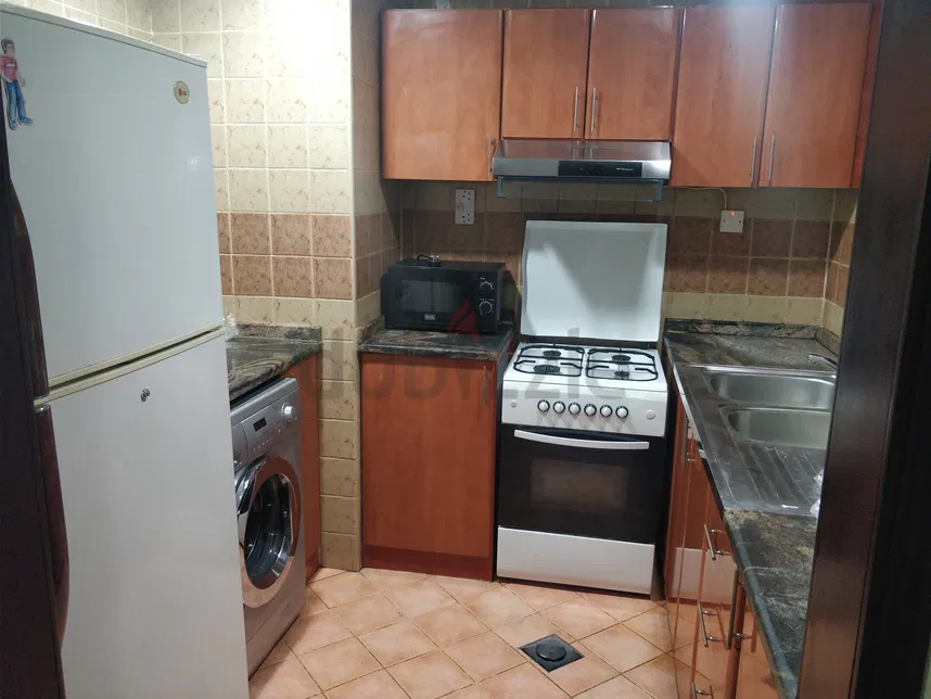 We are looking for male flat mate to share 1 BHK apartment.