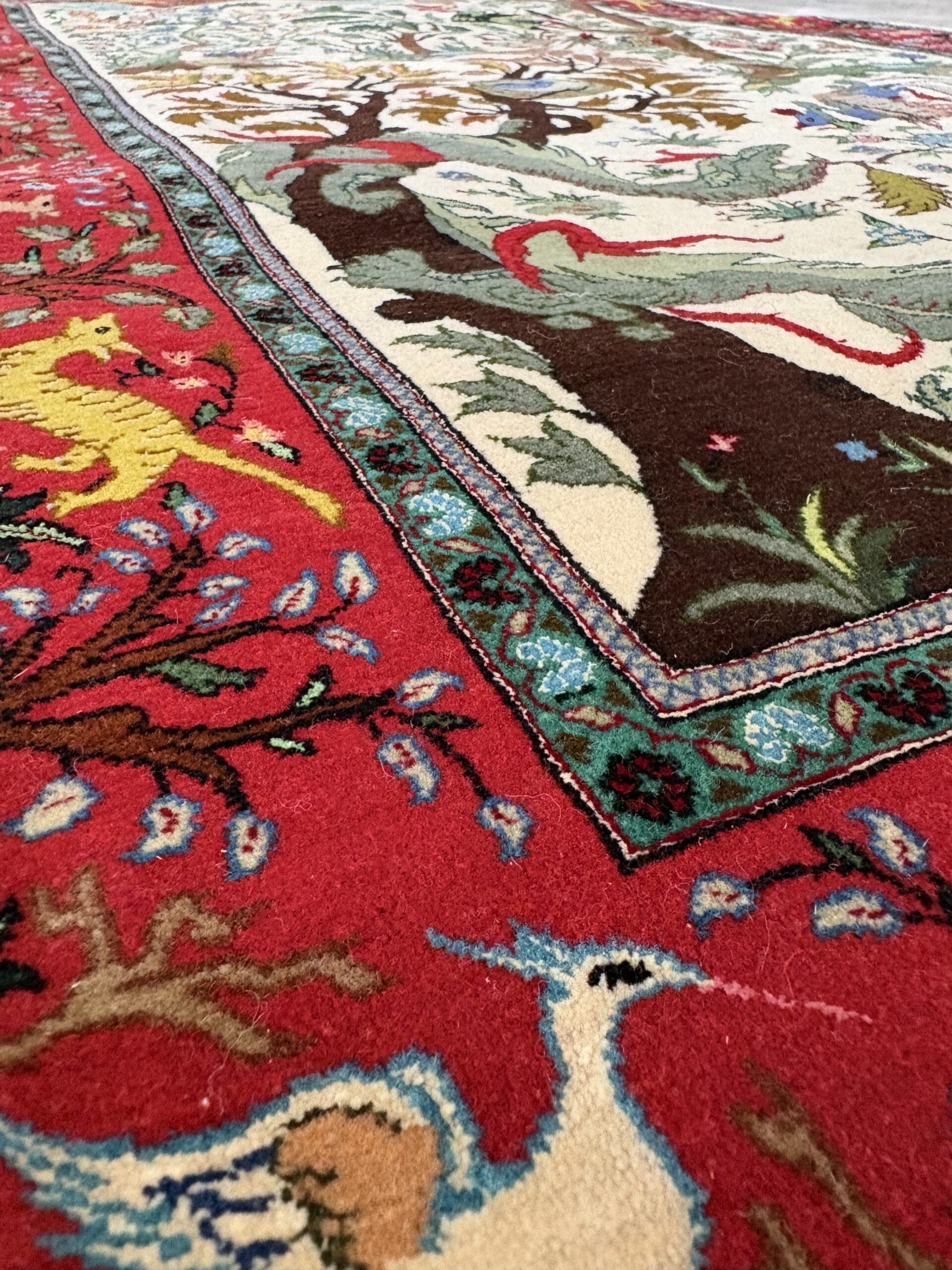 Fine Persian Qom Hunting Scene Rug – Silk Foundation, Silk Highlights